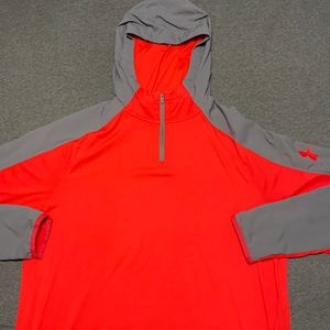 Men’s long sleeve hooded zip-up